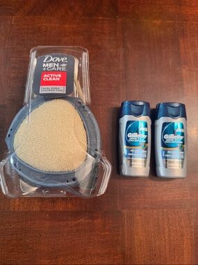 Mens Dove + Care Active Clean Dual Sided Shower Tool Washer with Body Wash